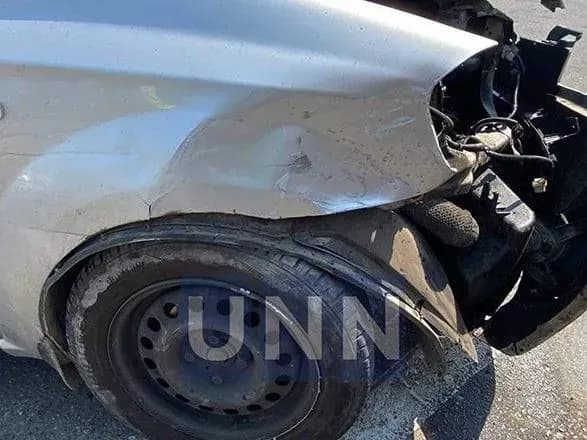 Лобове зіткнення автівок практично паралізувало Харківське шосе у столиці