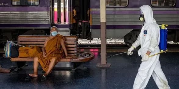 Таїланд будує лікарню COVID-19 в аеропорту Бангкока на тлі різкого збільшення кількості хворих