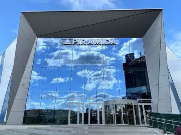 У Києві біля ТРЦ сталась пожежа, відвідувачів - евакуювали