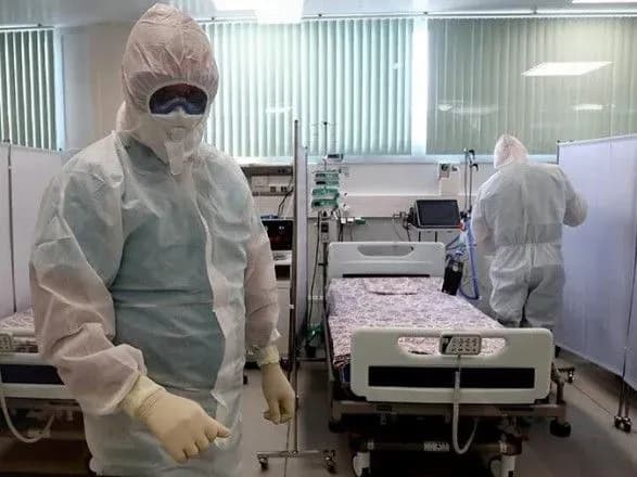 Інфекціоніст про порушення епідбезпеки у літаку з Греції: деяким пасажирам це загрожує лікарняним ліжком або реанімацією