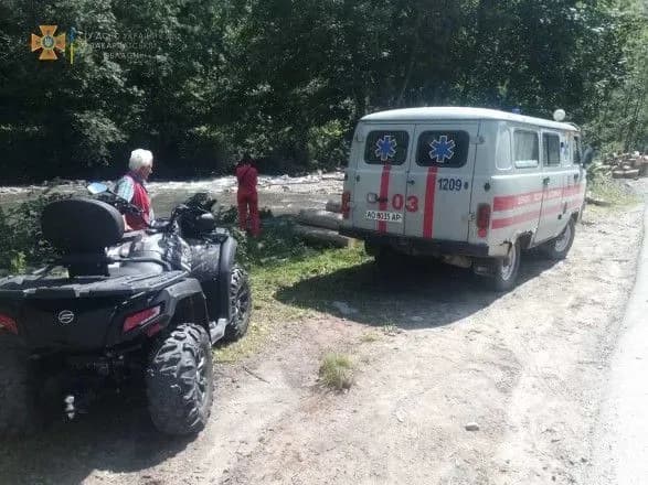У Карпатах отруїлось троє туристів-підлітків. Їх евакуювали