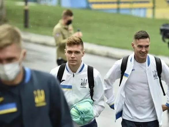 Збірна України провела перше тренування під орудою Петракова: як це було