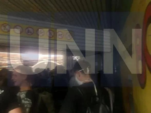 В столичном метро образовались огромные очереди из-за трудностей с пополнением э-билета