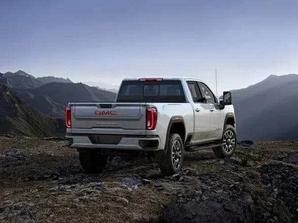 В Китае автомобиль упал с обрыва: погибли 12 человек