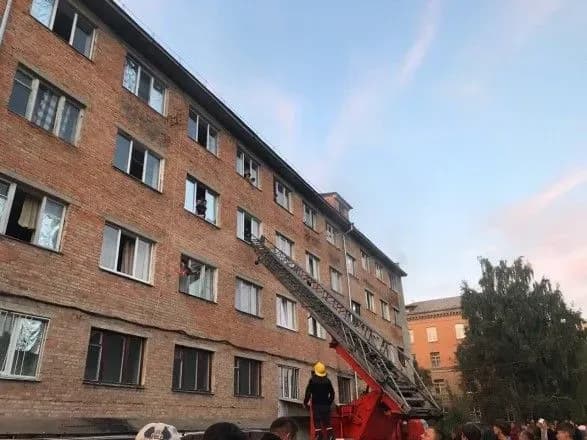 В Умані горів гуртожиток: постраждало 6 неповнолітніх