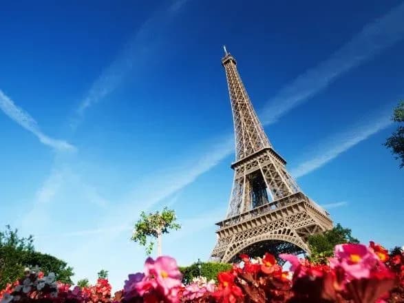 Во Франции более 12 тысяч человек, которые помогали бороться с пандемией, получили гражданство