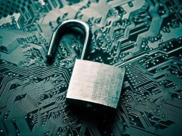 Майже 53 мільйони записів: в Омбудсмена кажуть, у мережу “злили” базу персональних даних українців