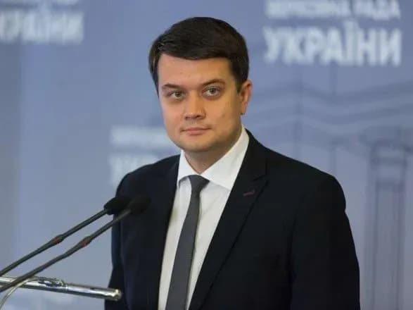 Разумков ответил, стоит ли Зеленскому идти на второй срок