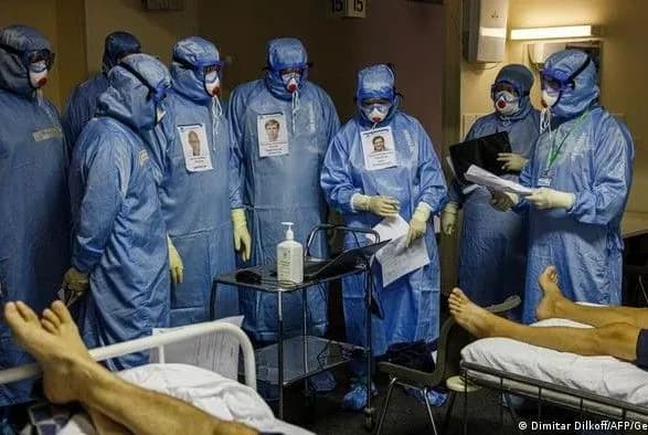 В ряде российских областей начался локдаун: власти РФ рекомендует ограничить движение между регионами