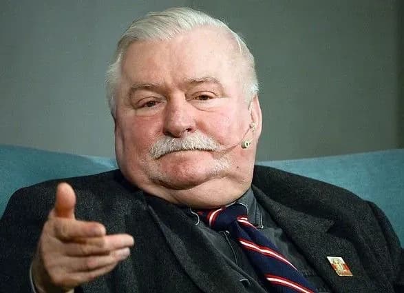 В Польше Леху Валенсе выдвинули обвинения в предоставлении ложных показаний