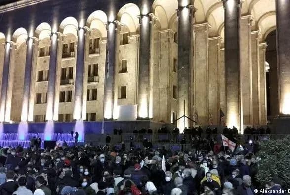 Грузинська опозиція погрожує вивести людей на вулиці, не визнаючи результати виборів