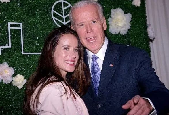 NYT: ФБР провело обшуки у справі про публікацію щоденника дочки Байдена