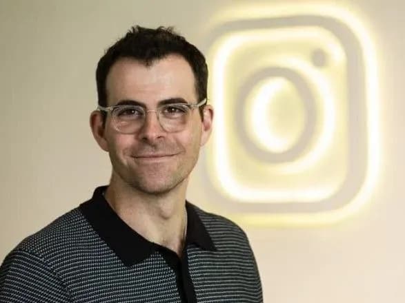 Шахрай "поховав" главу Instagram і заблокував його акаунт