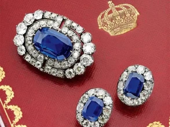 На Sotheby's продали драгоценности Романовых