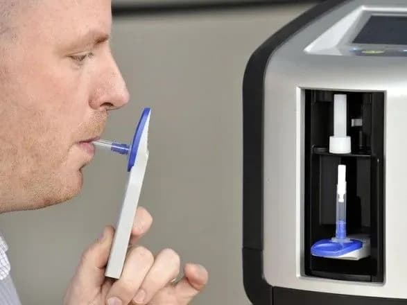 Глава МВС хоче щоб патрульні на місці перевіряли водіїв на наркотики