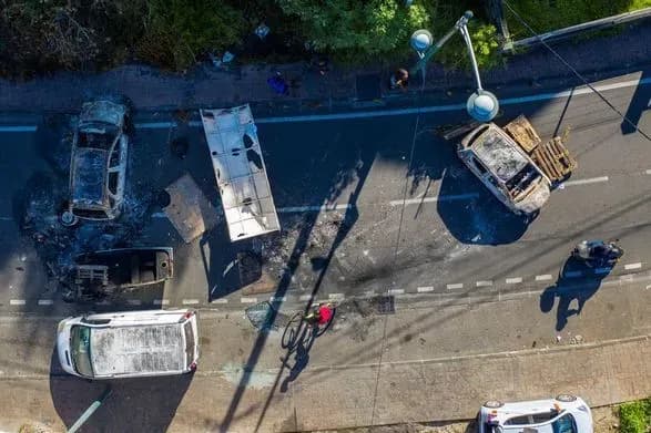 На французькому острові Мартініка протестувальники обстріляли поліцію