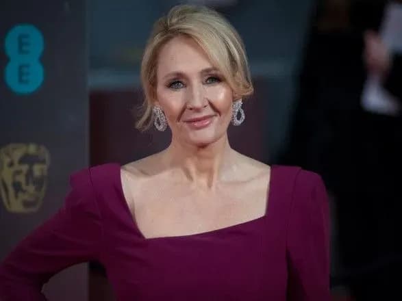 Джоан Роулінг залякують захисники прав трансгендерів: вони злили її адресу в інтернет