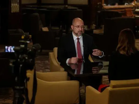 Шмигаль обговорив із керівництвом ЄС скасування плати за роумінг