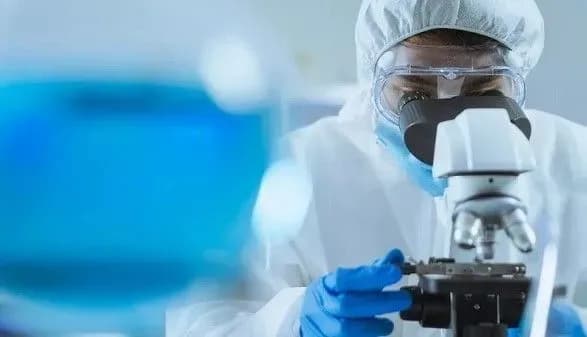 Вчені: "Омікрон"-штам став більш "людяним" через фрагмент респіраторного вірусу