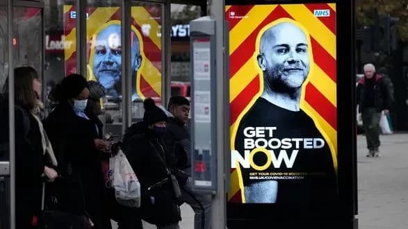 Велика Британія третій день поспіль реєструє рекордні випадки інфікування COVID-19. Показник наблизився до 100 тисяч