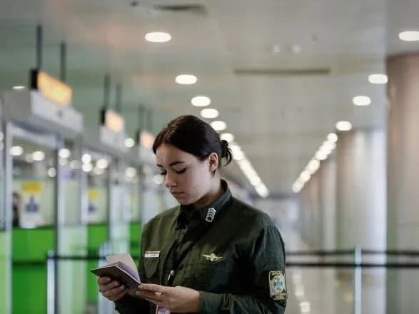 Ще одному російському гастролеру заборонили в'їзд до України: їздив на фестивалі в окупований Крим