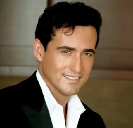 Умер солист квартета Il Divo Карлос Марин