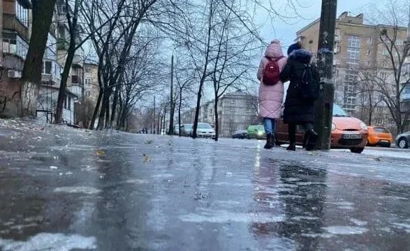 Сьогодні на дорогах очікується ожеледиця