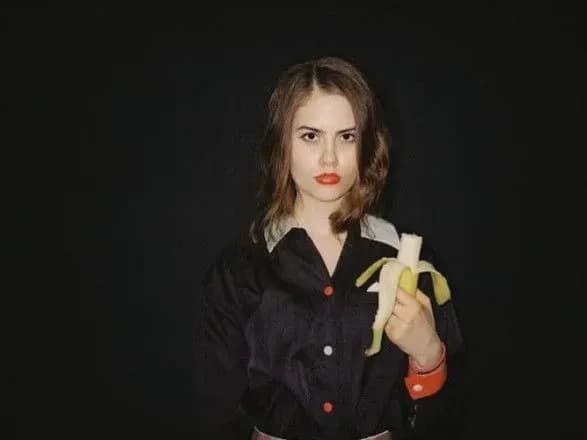 В Україну не пропустили російську модель Еліну Бурлакову, яка незаконно їздила в окупований Крим