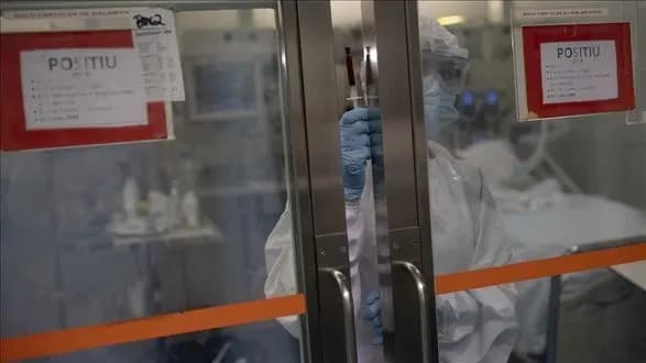 Заболеваемость на COVID-19 в Испании выросла на 250% за неделю, достигнув рекордного уровня