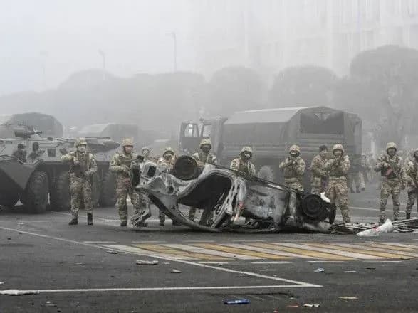 В Алма-Ате произошли столкновения между полицией и демонстрантами: десятки активистов "ликвидированы"