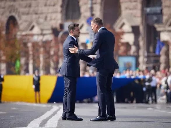 “Возвращайся работать домой”: Зеленский призвал Шевченко вернуться в Украину