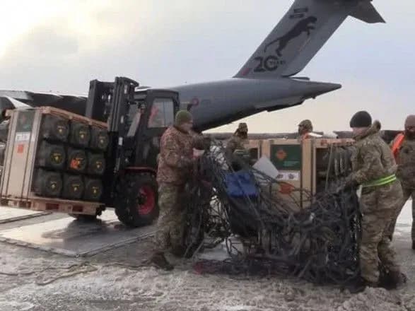 Британія перекинула до України спецпризначенців та озброєння через загрози з боку РФ