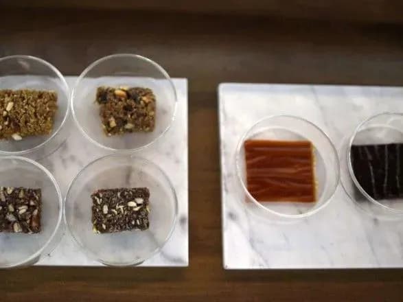 У США вчитель початкової школи спік тістечка з марихуаною, його мати пригостила ними друзів літнього віку