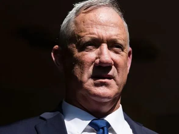 Вакцинований чотири рази: міністр оборони Ізраїлю захворів на COVID-19