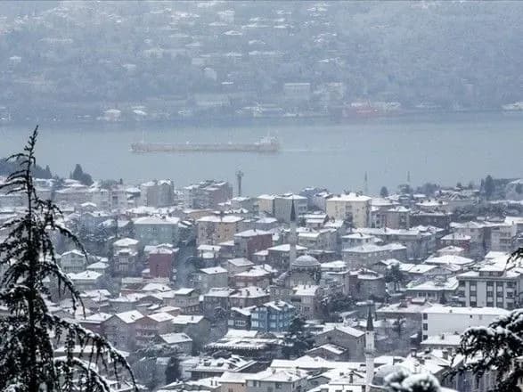 Пролив Босфор полностью закрыли для движения из-за плохой видимости