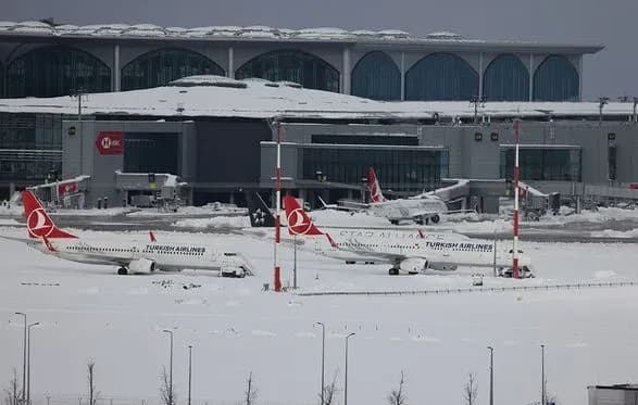 Через снігопад в Туреччині застрягли українці: сьогодні повертаються перші два борти