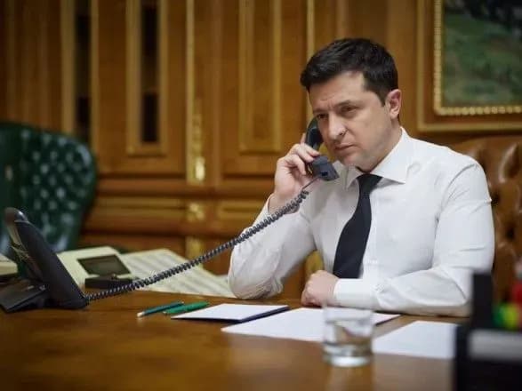 Домовилися не збавляти темп: Зеленський обговорив із Макроном відновлення нормандського формату