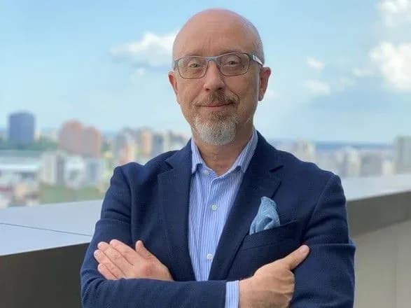 Резніков: Україна все ж просила в Німеччини шоломи, але їхнє надання ще не підтвердили