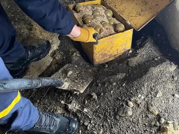 В Луганской области обнаружили схрон диверсантов, которые взрывали автомобили украинских военных