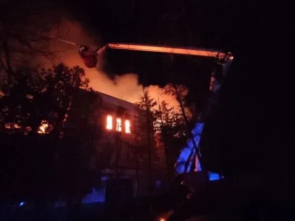 ДСНС: У вночі спалахнула київська гімназія східних мов