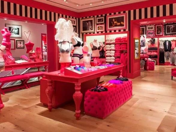 Росіянок залишили без білизни: Victoria's Secret йде з РФ