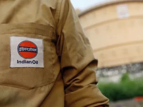 Индийская Indian Oil сняла российскую нефть с последнего тендера - Reuters