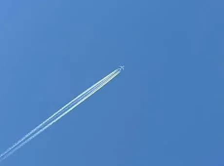 З росії вилітають літаки у бік України: один приземлився в окупованому Севастополі