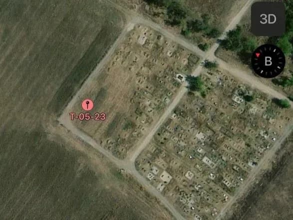 "Тіла загиблих звозять вантажівками": поблизу Маріуполя виявили вириті окупантами 30-метрові братські могили