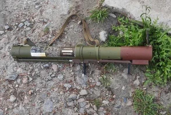 Нічні вибухи у Полтаві: на вулиці знайшли залишки від РПГ