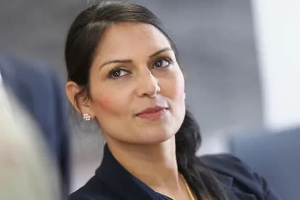 Украинские переселенцы готовят иск против министра внутренних дел Великобритании