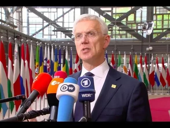 Україна має перемогти у цій війні, а надати статус країни-кандидата можна за один день, - прем'єр-міністр Латвії на саміті ЄС