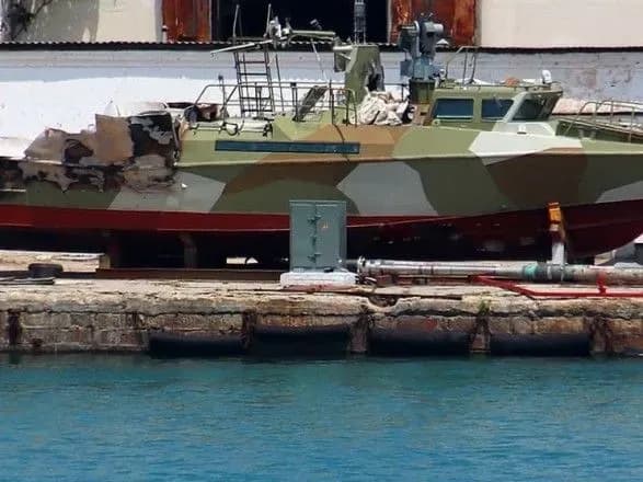 В Севастополь доставили поврежденный возле Змеиного российский катер