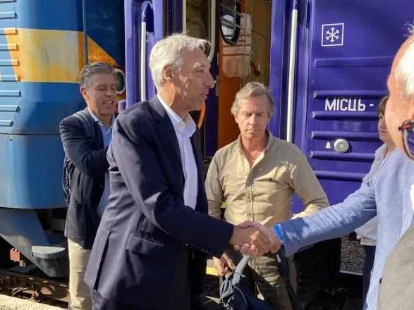 До Києва прибув глава МЗС Португалії