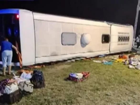 У Румунії перекинувся автобус з українськими туристами: 23 людини – серед яких малі діти – госпіталізовані